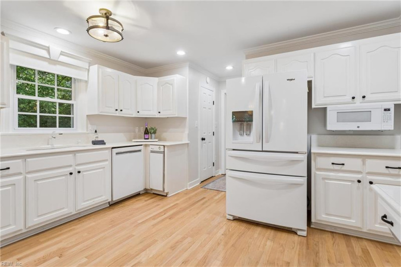 Photo 6 of 49 residential for sale in James City County virginia
