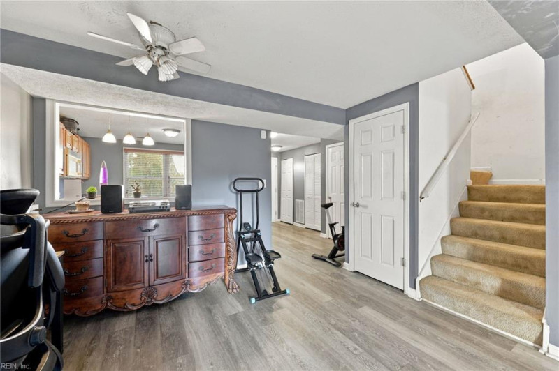 Photo 11 of 31 residential for sale in Hampton virginia