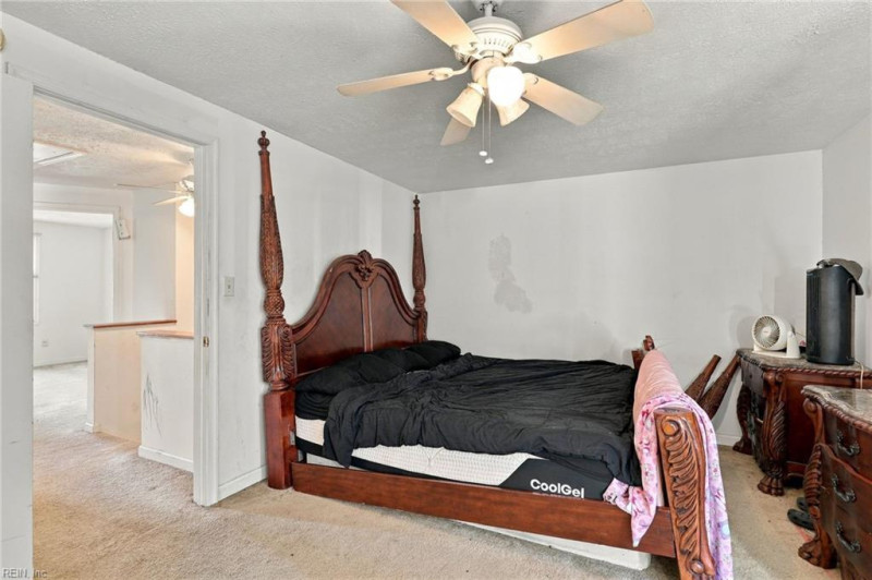 Photo 16 of 31 residential for sale in Hampton virginia