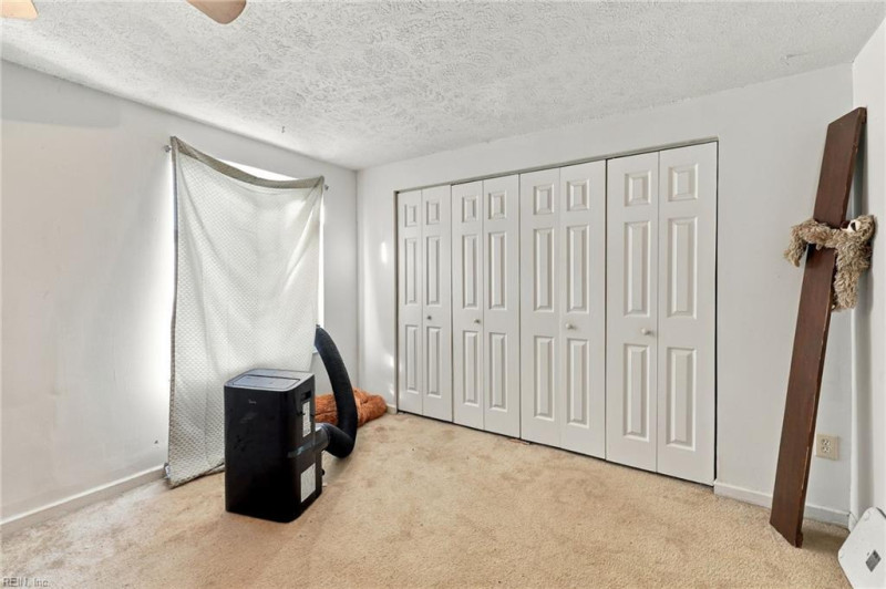 Photo 17 of 31 residential for sale in Hampton virginia