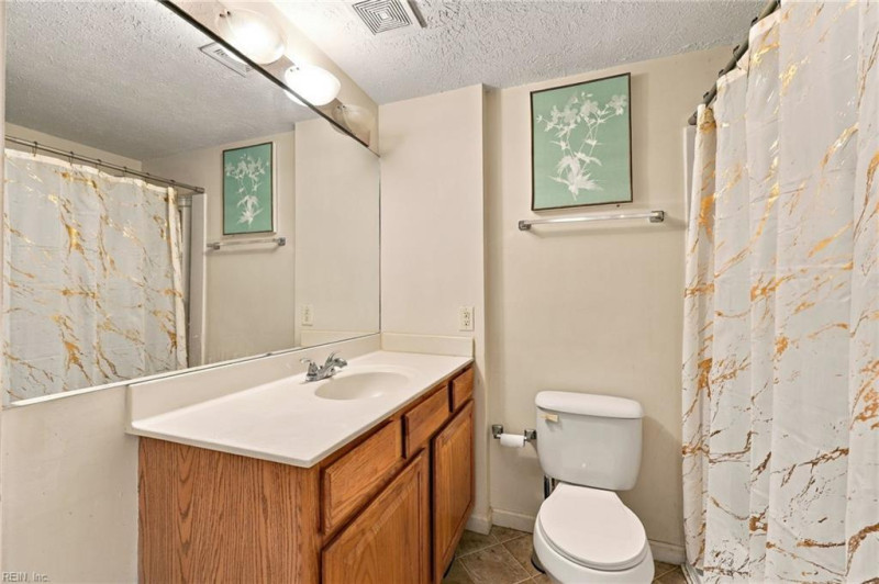 Photo 19 of 31 residential for sale in Hampton virginia