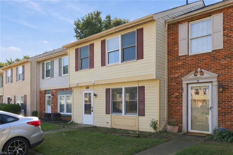 Photo 2 of 31 residential for sale in Hampton virginia