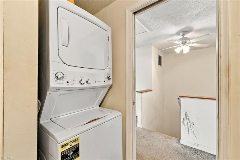 Photo 20 of 31 residential for sale in Hampton virginia