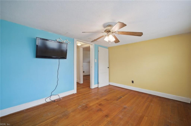 Photo 17 of 39 residential for sale in Virginia Beach virginia