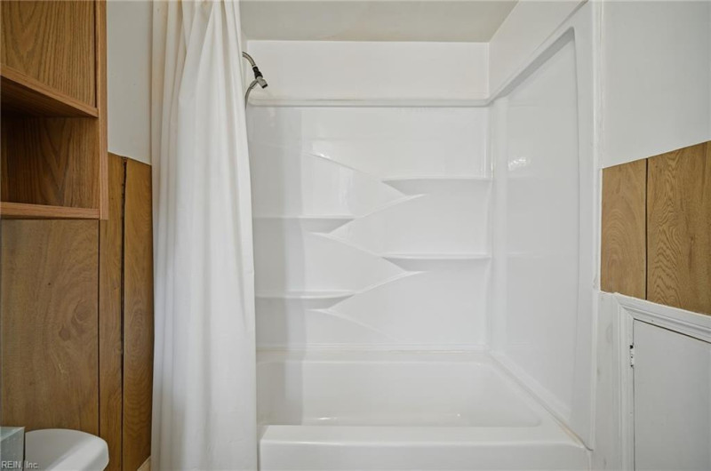 Photo 23 of 39 residential for sale in Virginia Beach virginia