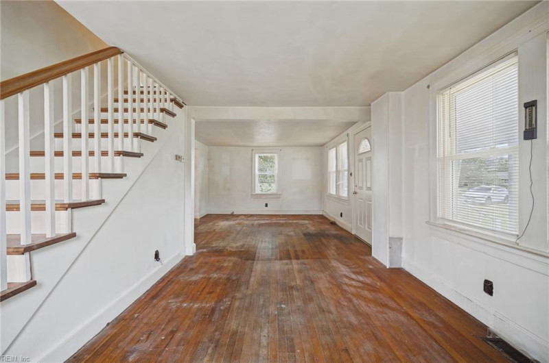 Photo 3 of 39 residential for sale in Virginia Beach virginia