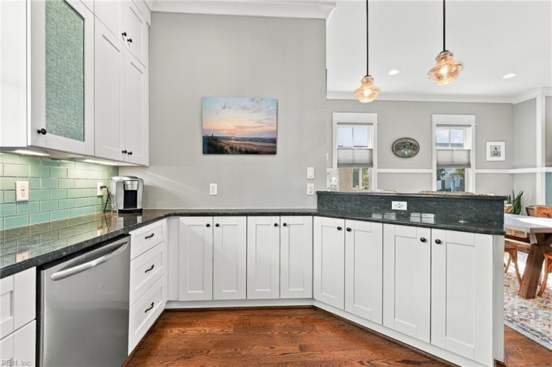 Photo 16 of 42 residential for sale in Norfolk virginia