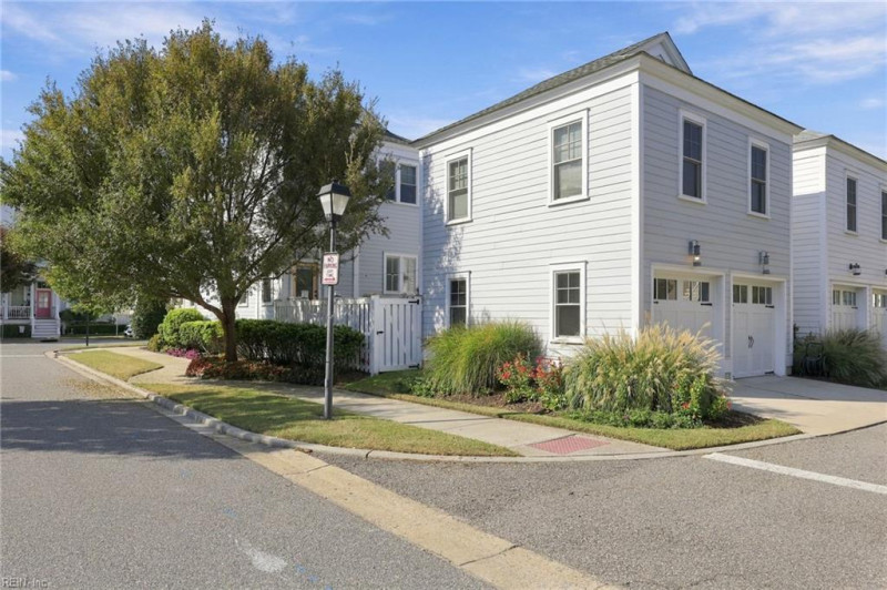 Photo 5 of 42 residential for sale in Norfolk virginia