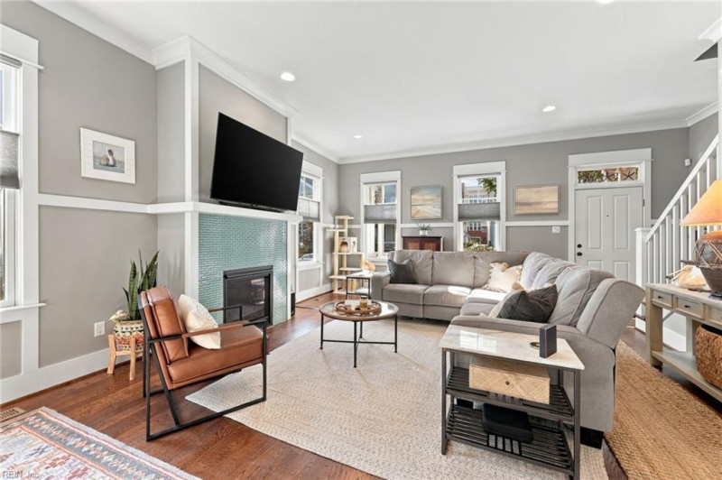 Photo 8 of 42 residential for sale in Norfolk virginia