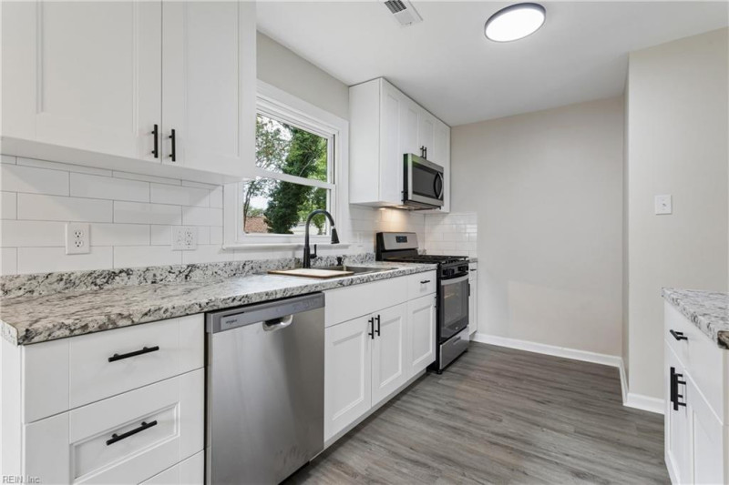 Photo 14 of 45 residential for sale in Newport News virginia