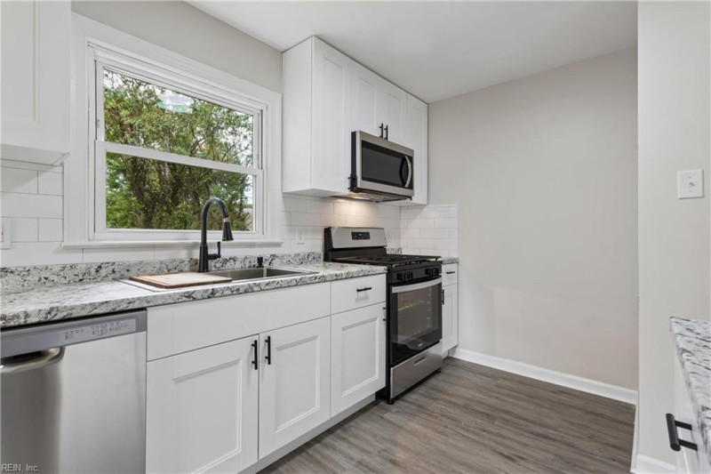 Photo 16 of 45 residential for sale in Newport News virginia