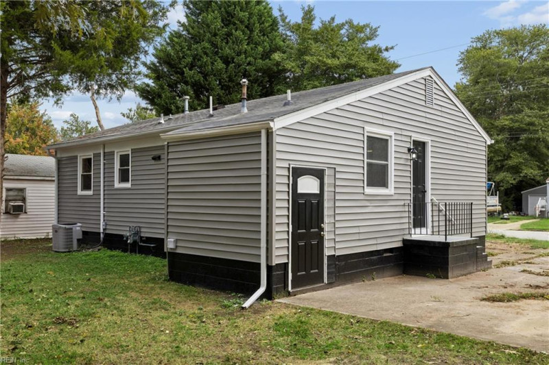Photo 33 of 45 residential for sale in Newport News virginia