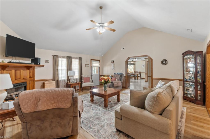 Photo 3 of 50 residential for sale in Chesapeake virginia Photo 3 of 50 residential for sale in Chesapeake virginia