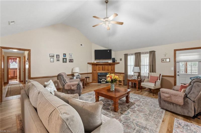 Photo 5 of 50 residential for sale in Chesapeake virginia Photo 5 of 50 residential for sale in Chesapeake virginia