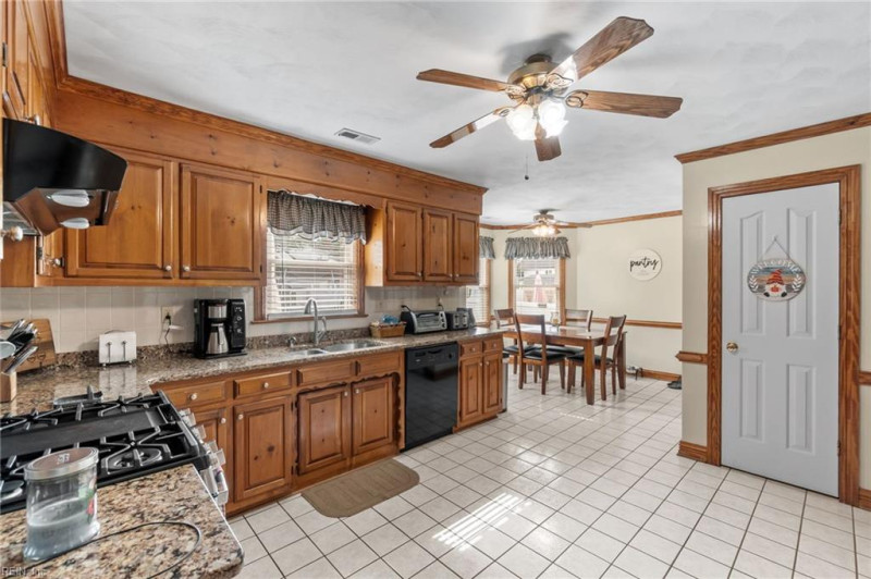 Photo 8 of 50 residential for sale in Chesapeake virginia Photo 8 of 50 residential for sale in Chesapeake virginia