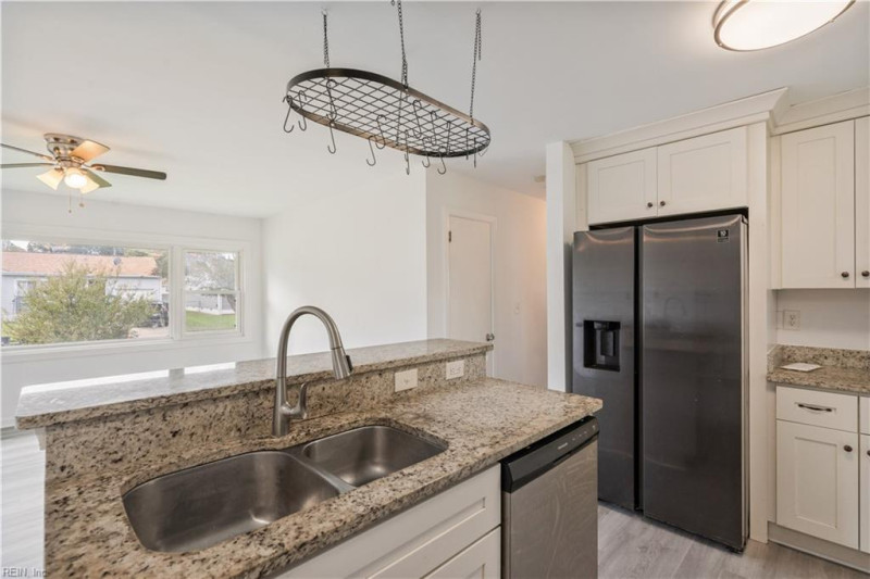 Photo 13 of 30 residential for sale in Norfolk virginia