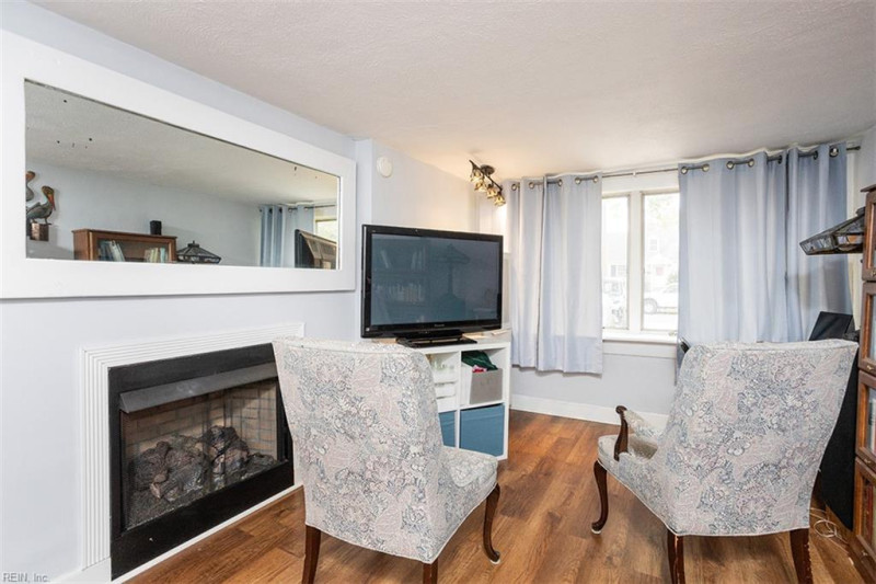 Photo 16 of 40 residential for sale in Norfolk virginia