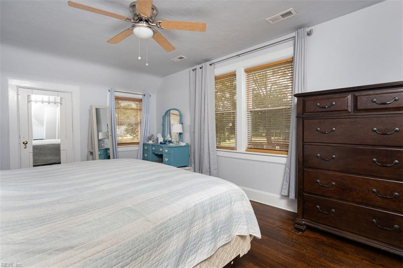 Photo 22 of 40 residential for sale in Norfolk virginia