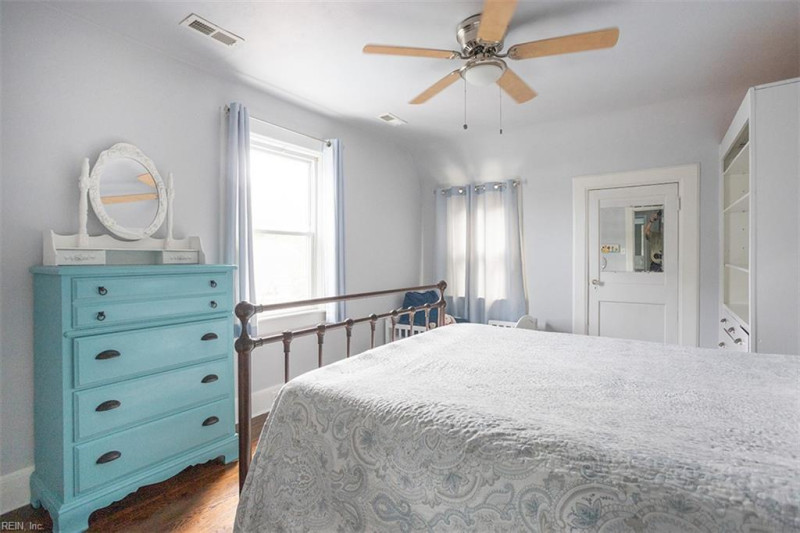 Photo 25 of 40 residential for sale in Norfolk virginia