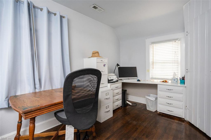 Photo 28 of 40 residential for sale in Norfolk virginia