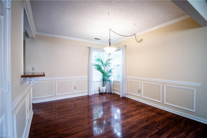 Photo 6 of 21 residential for sale in Newport News virginia
