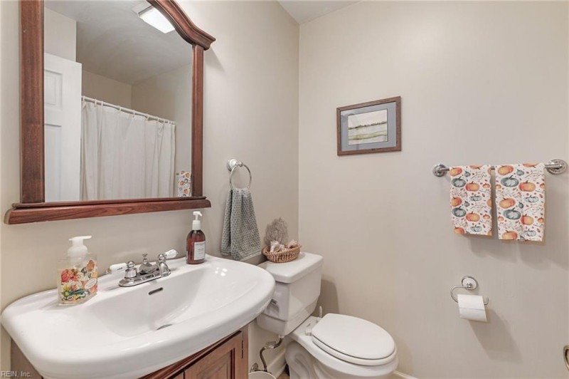 Photo 23 of 46 residential for sale in James City County virginia