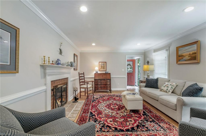 Photo 5 of 46 residential for sale in James City County virginia