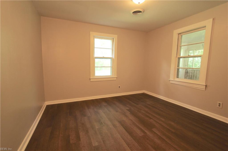 Photo 11 of 20 residential for sale in James City County virginia