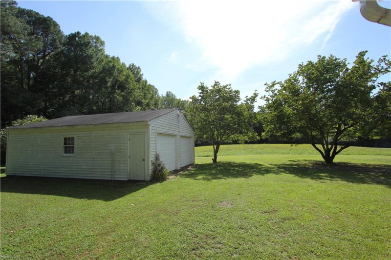 Photo 17 of 20 residential for sale in James City County virginia