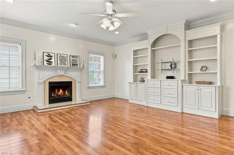 Photo 13 of 34 residential for sale in Virginia Beach virginia