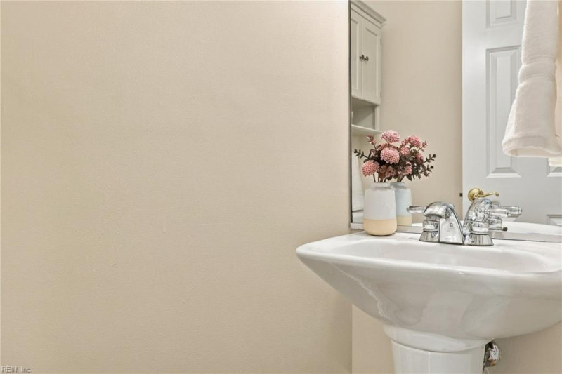 Photo 18 of 34 residential for sale in Virginia Beach virginia