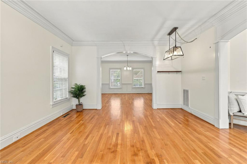 Photo 6 of 34 residential for sale in Virginia Beach virginia