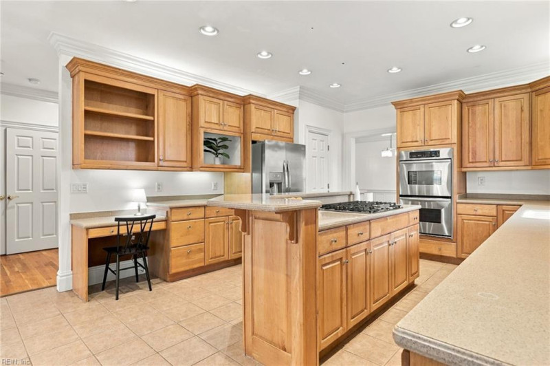 Photo 8 of 34 residential for sale in Virginia Beach virginia