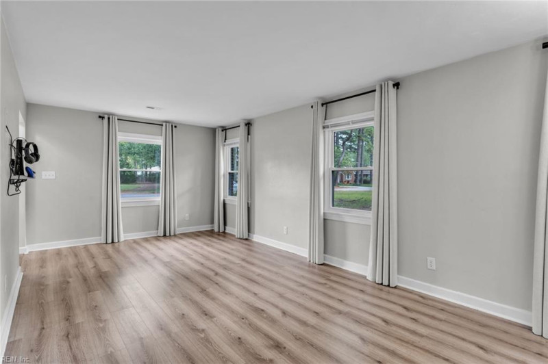Photo 15 of 50 residential for sale in Chesapeake virginia