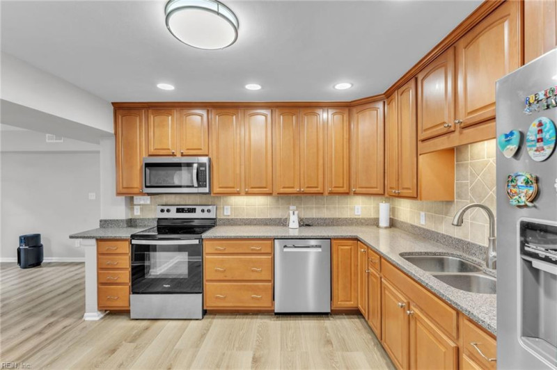 Photo 19 of 50 residential for sale in Chesapeake virginia