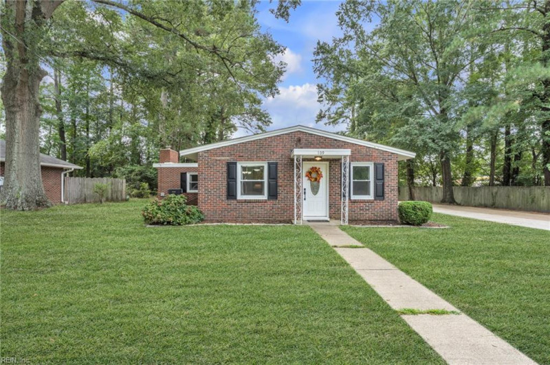 Photo 2 of 50 residential for sale in Chesapeake virginia