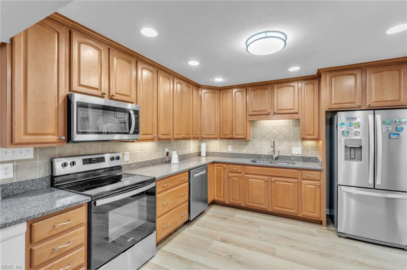 Photo 21 of 50 residential for sale in Chesapeake virginia