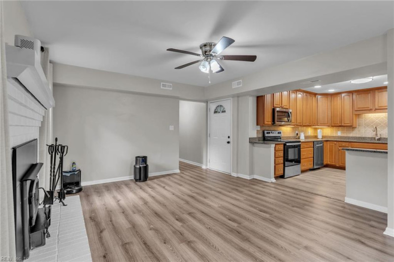 Photo 26 of 50 residential for sale in Chesapeake virginia
