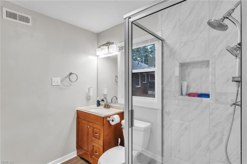Photo 31 of 50 residential for sale in Chesapeake virginia