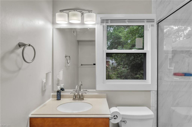 Photo 32 of 50 residential for sale in Chesapeake virginia