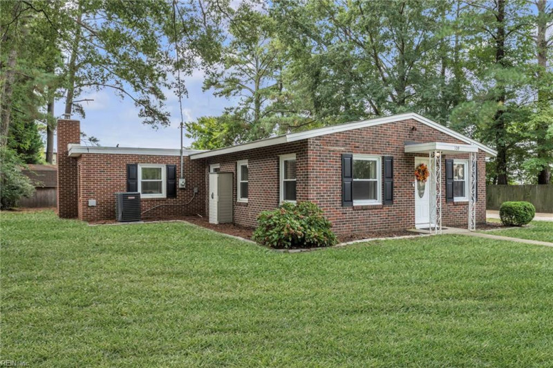 Photo 5 of 50 residential for sale in Chesapeake virginia
