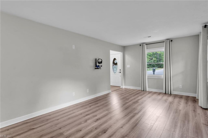 Photo 7 of 50 residential for sale in Chesapeake virginia