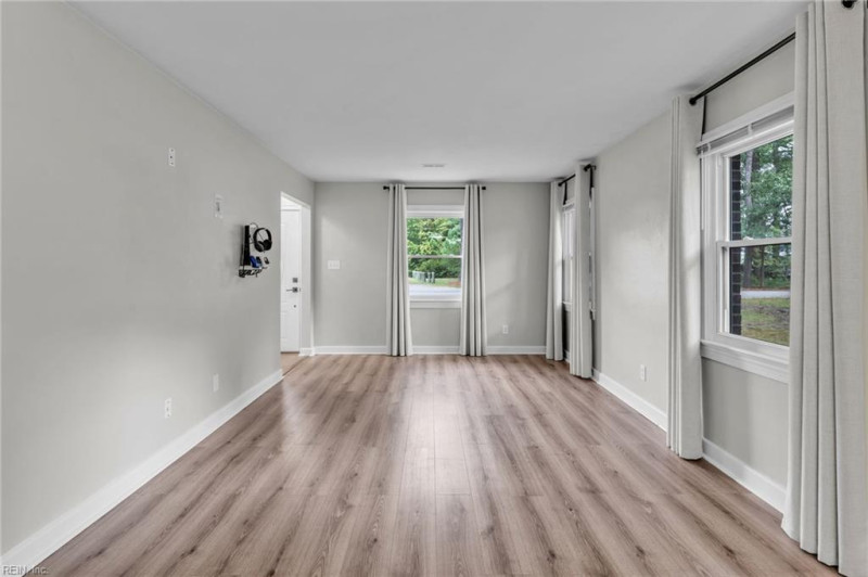 Photo 9 of 50 residential for sale in Chesapeake virginia