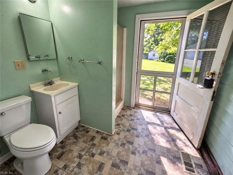 Photo 13 of 21 residential for sale in Northampton County virginia