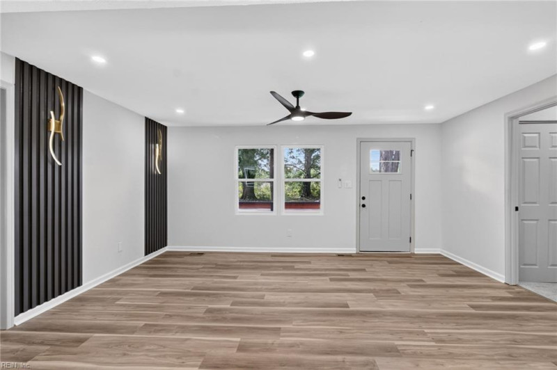 Photo 10 of 36 residential for sale in Portsmouth virginia