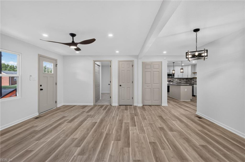 Photo 12 of 36 residential for sale in Portsmouth virginia