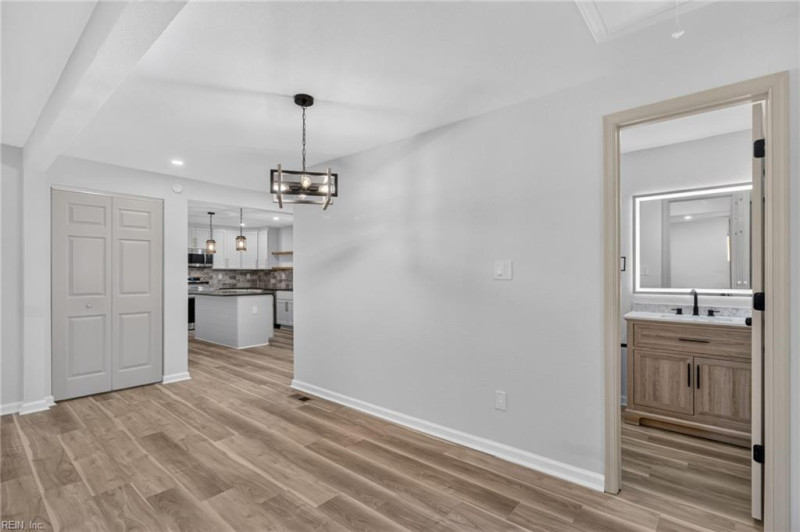 Photo 13 of 36 residential for sale in Portsmouth virginia