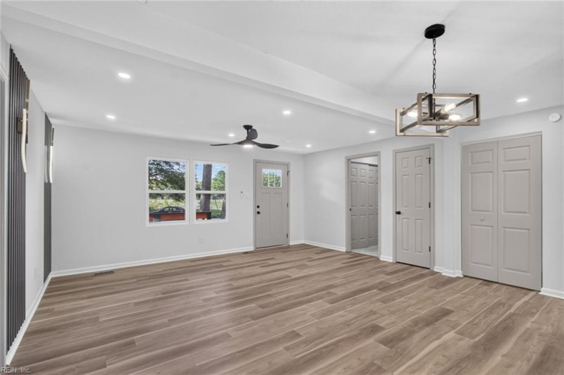 Photo 14 of 36 residential for sale in Portsmouth virginia