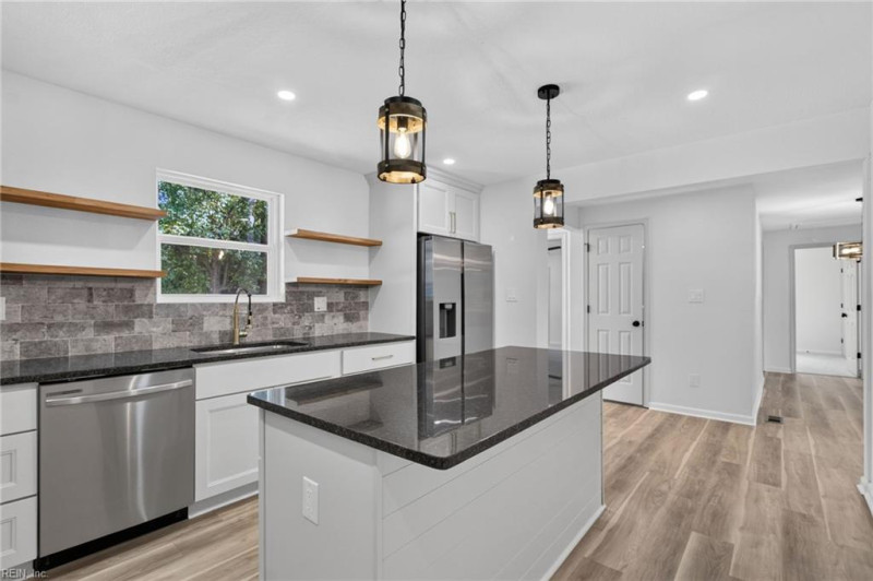 Photo 18 of 36 residential for sale in Portsmouth virginia