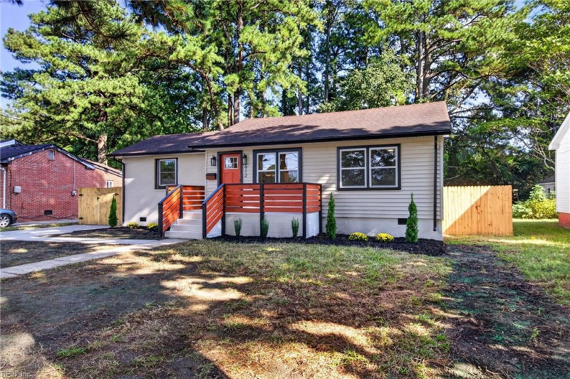 Photo 2 of 36 residential for sale in Portsmouth virginia